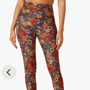 Beyond Yoga Leggings. Size: XS